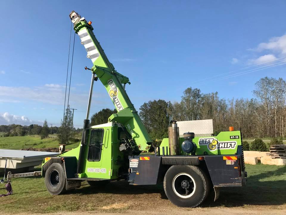 Lift and Shift Cranes - Fibreglass Pool Specialists